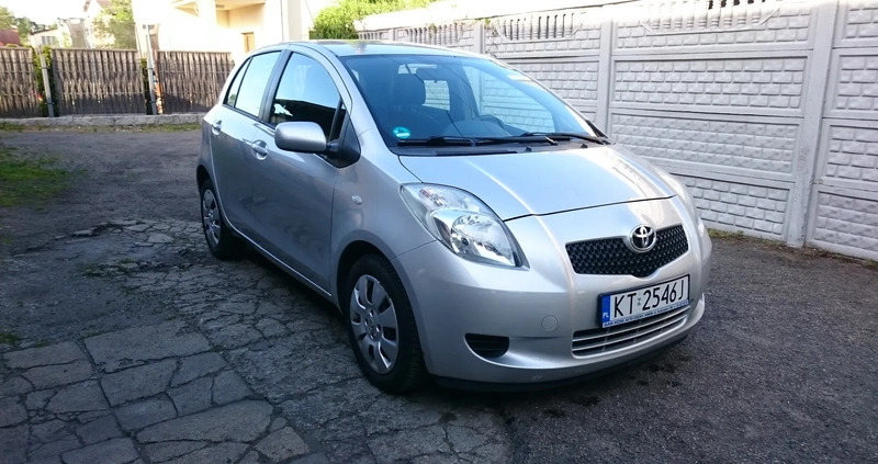 Toyota Yaris cena 15800 przebieg: 215700, rok produkcji 2006 z Tarnów małe 781